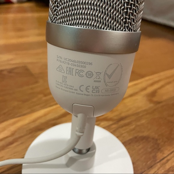 *SOLD* - Razer Seiren Mini Microphone - Mercury - Picture 6 of 8